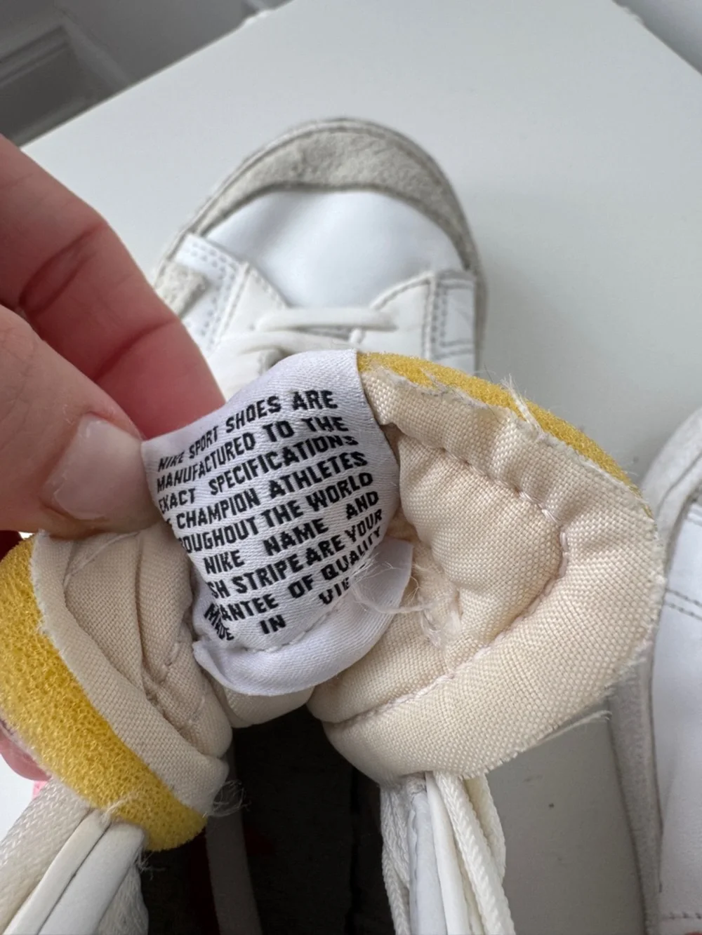 Nike Blazer Mid 77 White High-Top Sneaker Pink Swoosh Size 8 Women